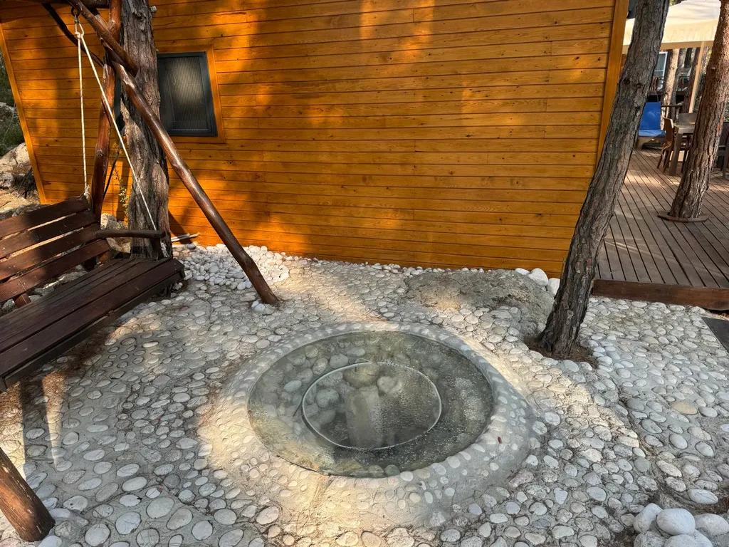 Просторное эко бунгало в сосновом лесу на побережье Турции