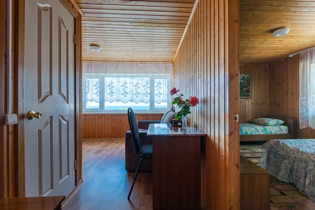 5 местный двухкомнатный номер с кухонной зоной, парковка в подарок