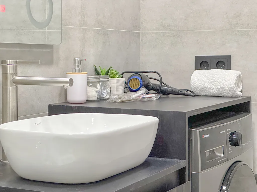 Three-room quiet corner