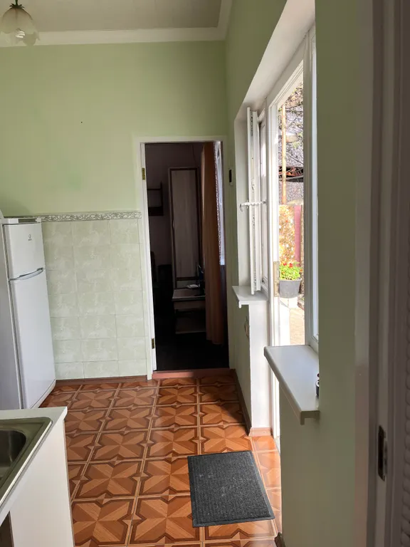 Дом с 2 комнатами и личным большим двором