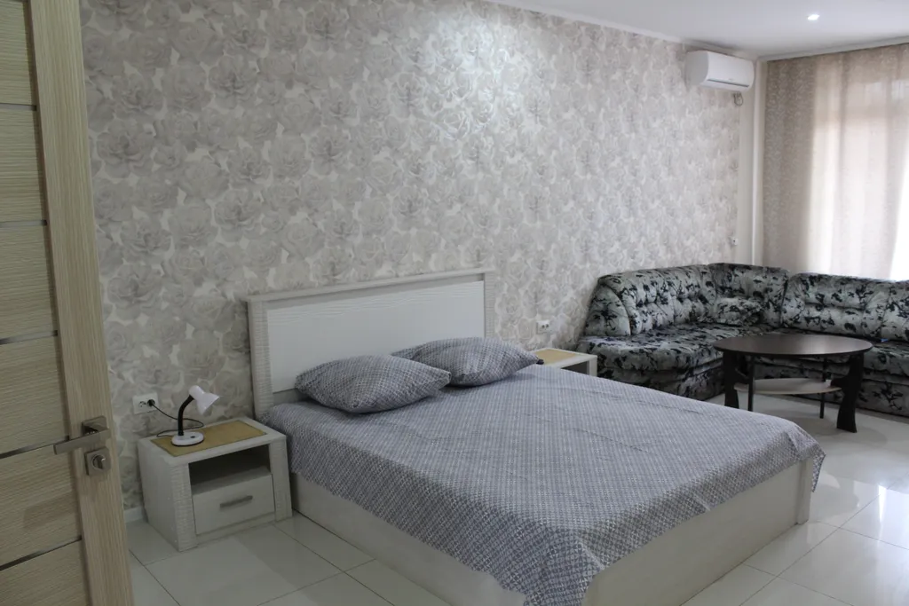 Квартира Квартира Супер люкс с кухней, для двоих с отдельным входом — Кущёвская