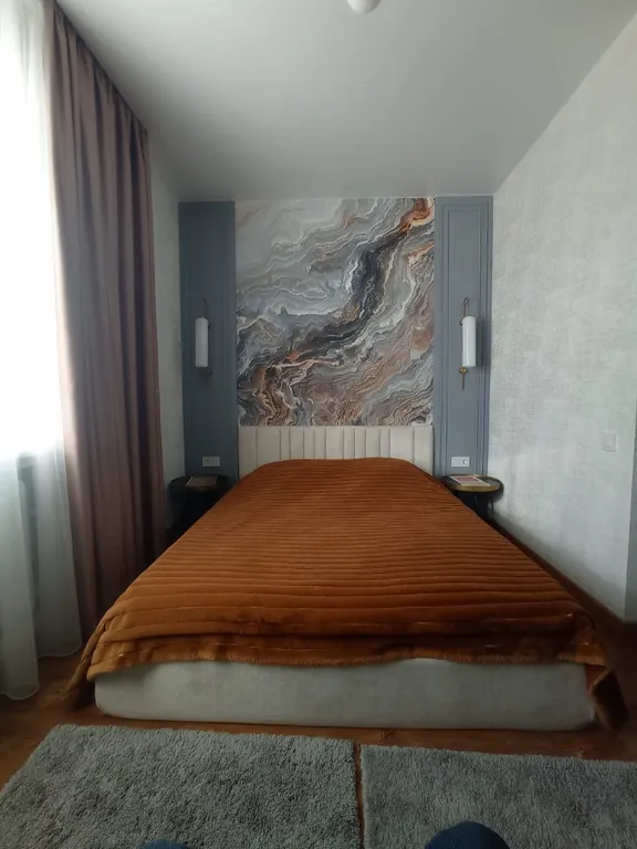 Полулюкс 2-местный с двуспальной кроватью + диван