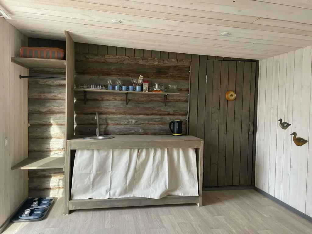 Коттедж Дом на берегу реки с камином и баней — Сясьстрой