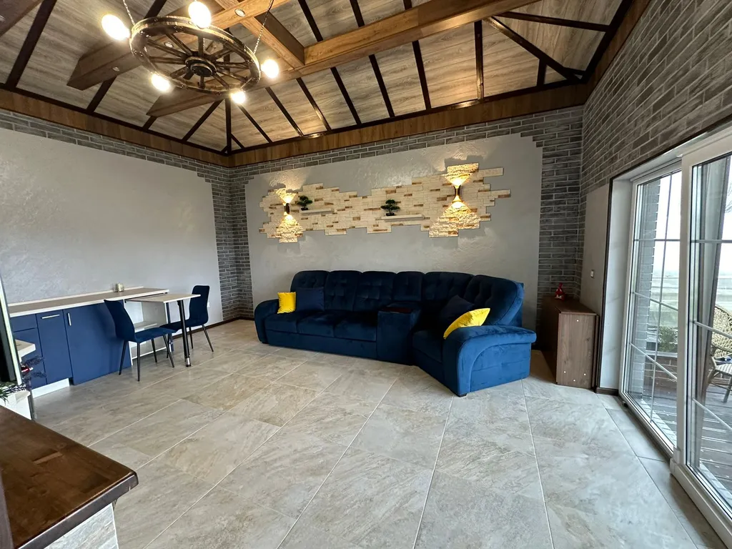 Домик у моря и озера