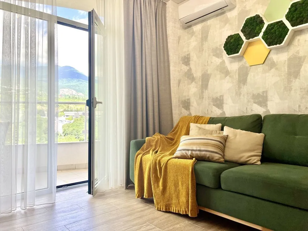 Уютная квартира с видом на горы в ЖК Шато Лувр в пгт Гурзуф