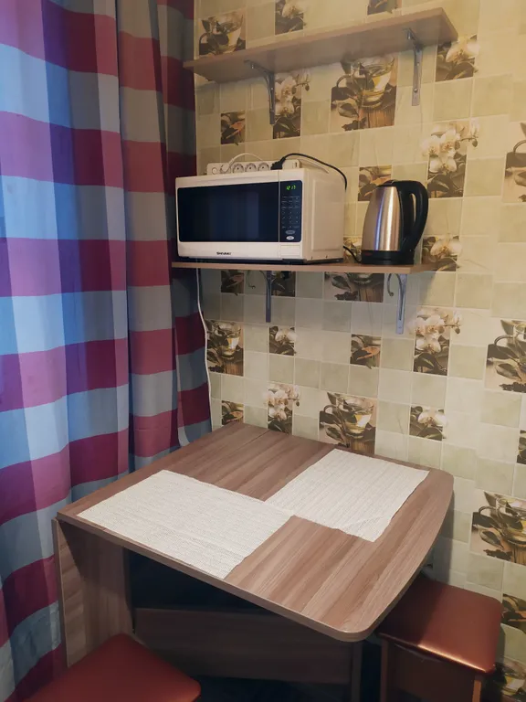 Светлая, уютная квартира с видом на аллею