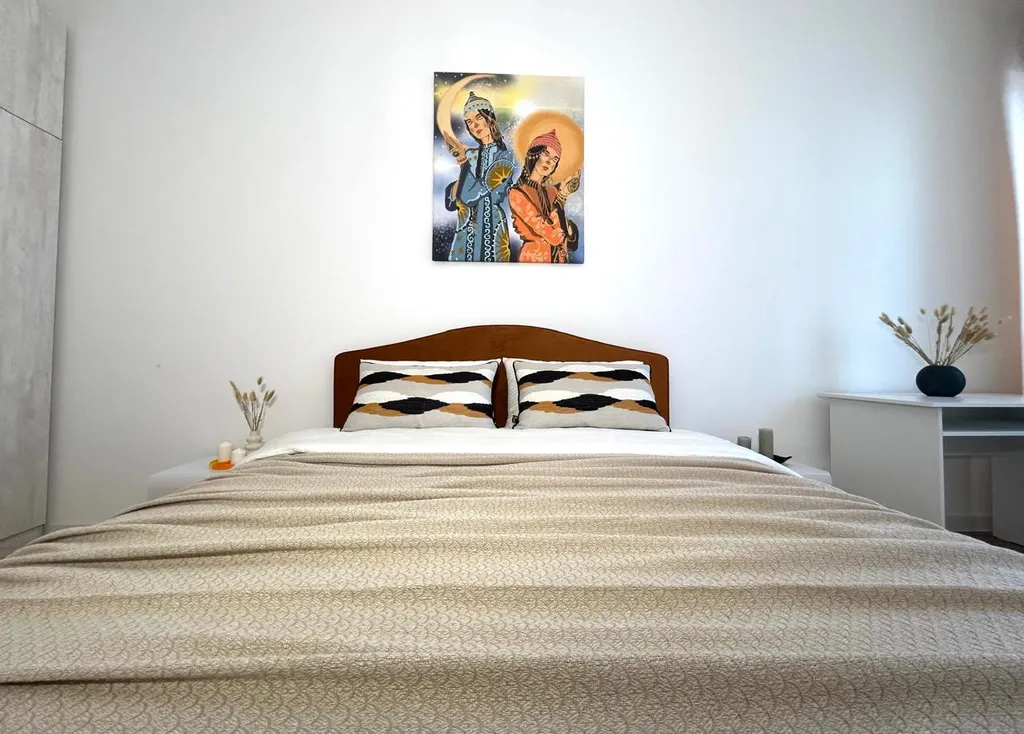 Атмосферная евродвушка, сияние в центре города