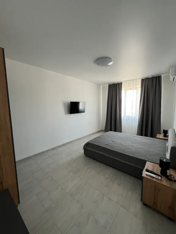 Дом с бассейном и с видом на море и горы