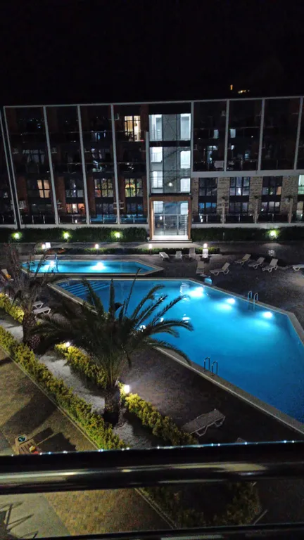 Квартира Апартаменты с бассейном на берегу моря — аренда посуточно в Вардане