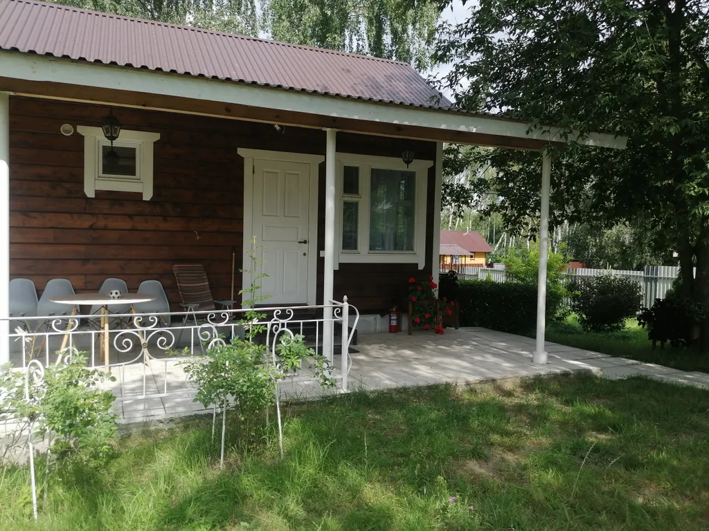 Уютные домики на берегу озера с баней на дровах