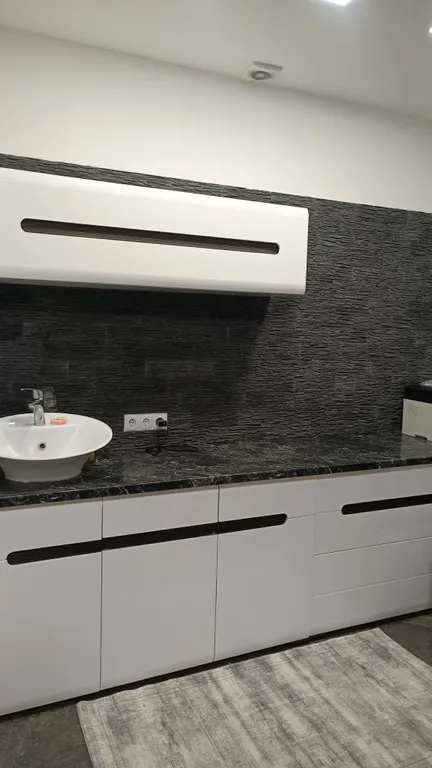 Новый коттедж для семейного отдыха в черте города