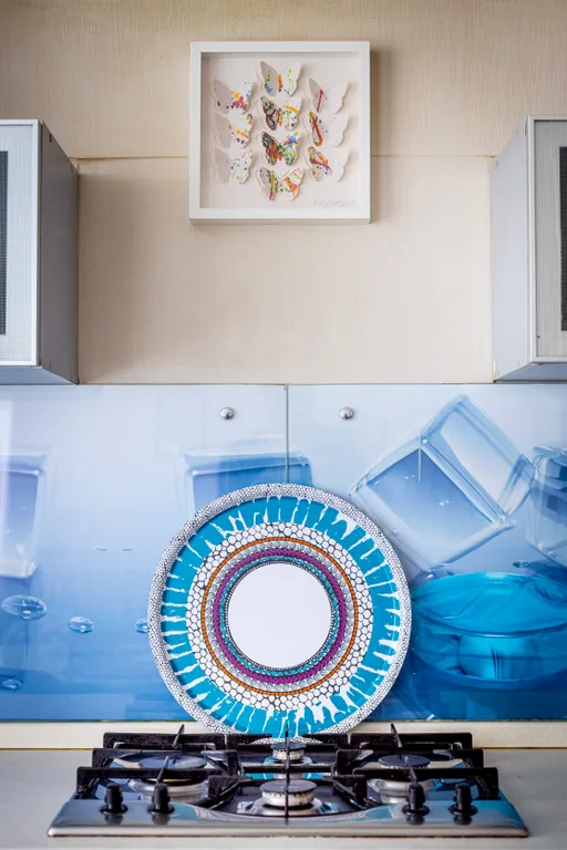 Евродвушка вблизи набережной