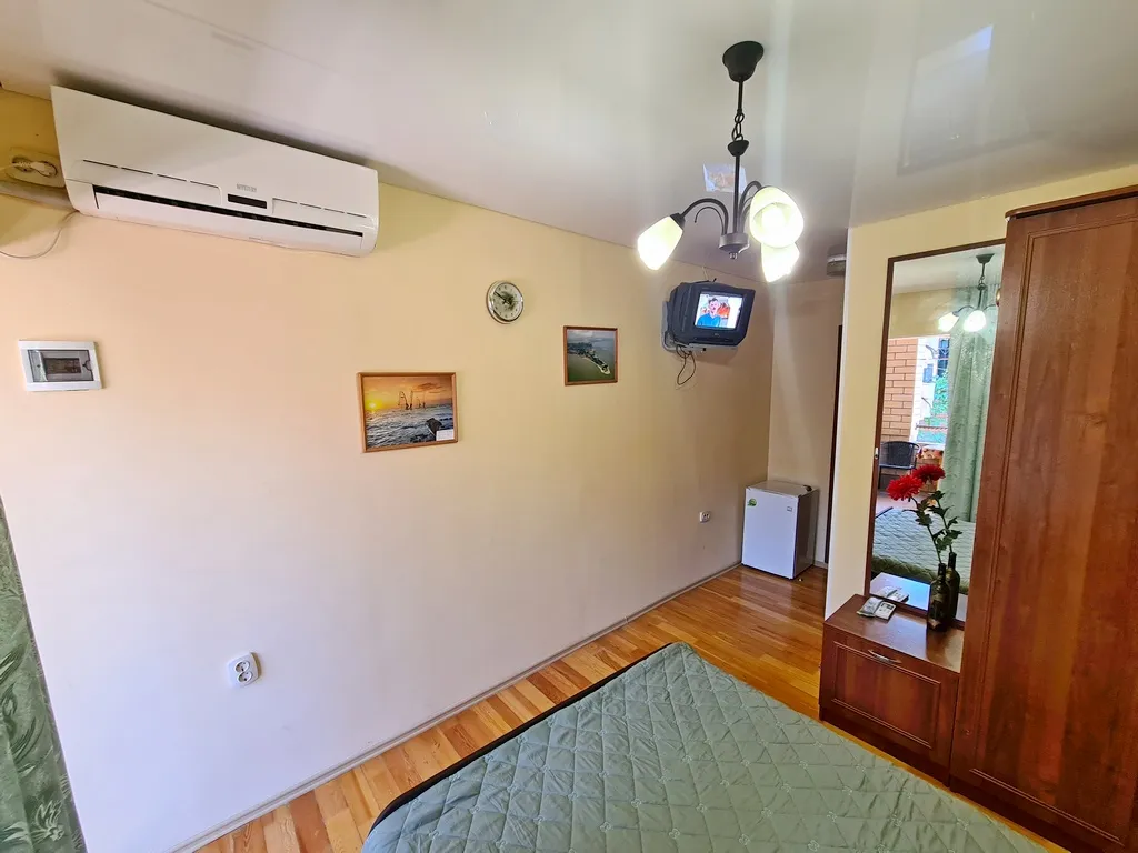 Квартира Номера на Пляже, квартира - студия с кухней 147/4, до берега 40 метров — Ейск