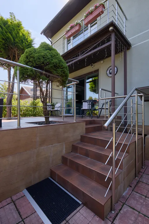 7-комнатный Дом