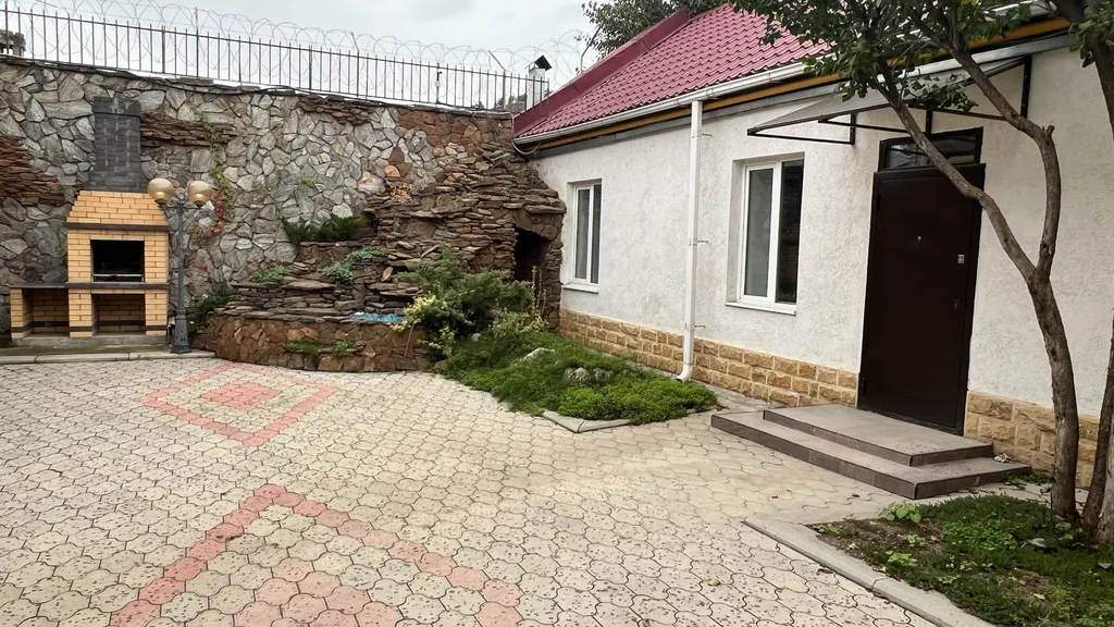 Квартира с мангальной зоной и фонтаном