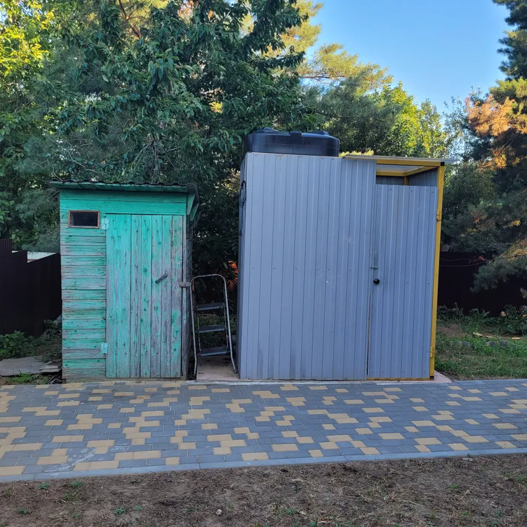 Дача с большой беседкой