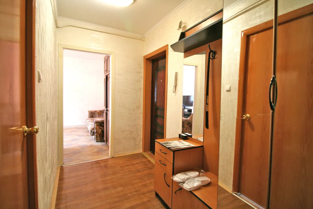 Квартира Теплая 2-комнатная квартира у поликлиники Мегаполис — Кириши