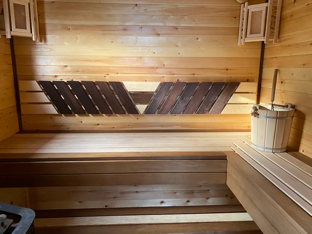 Дом на берегу озера