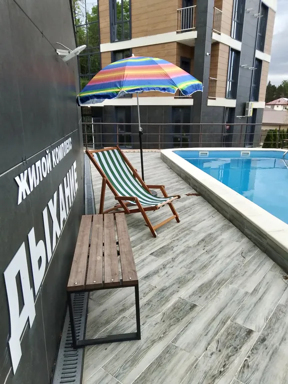 Студия с отдельно выделенной спальней, в шаговой доступности до моря