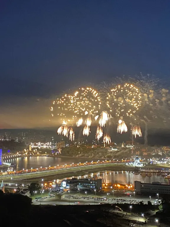 Элитная евродвушка с дизайнерским ремонтом на берегу реки Волга