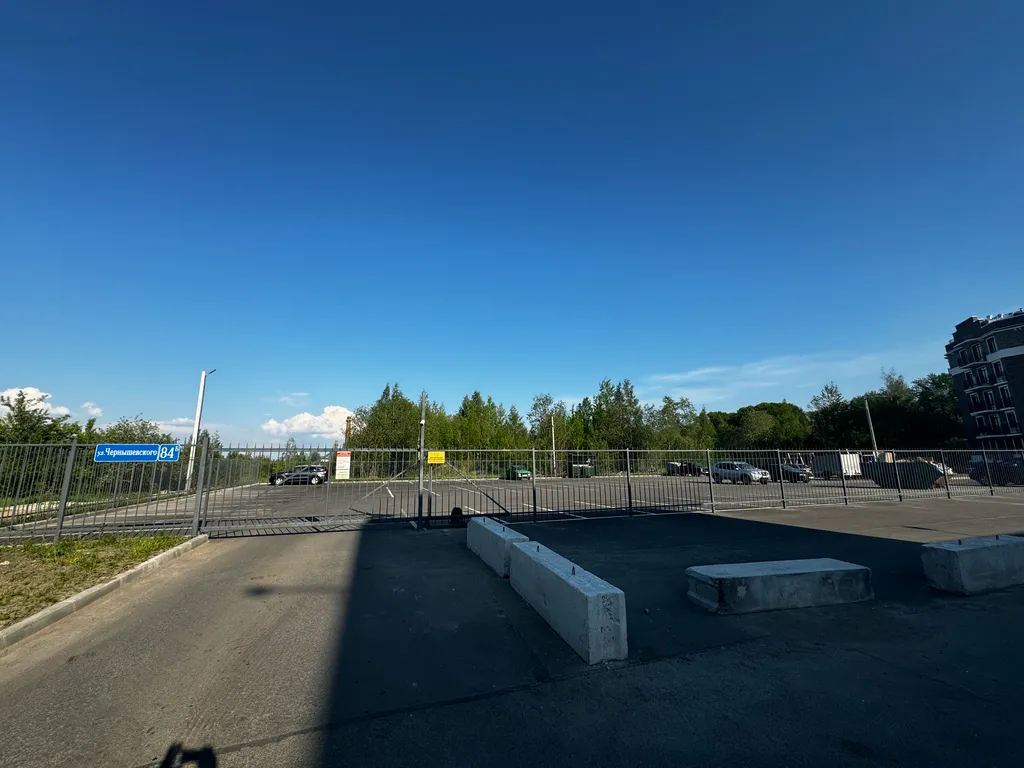 Большая Уютная 1-комнатная квартира,своя парковка,рядом магазин,центр