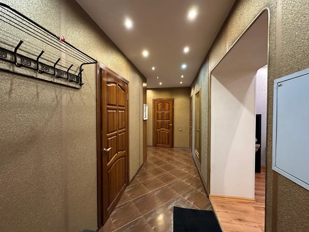 Большая квартира с парковочным местом на волжской набережной