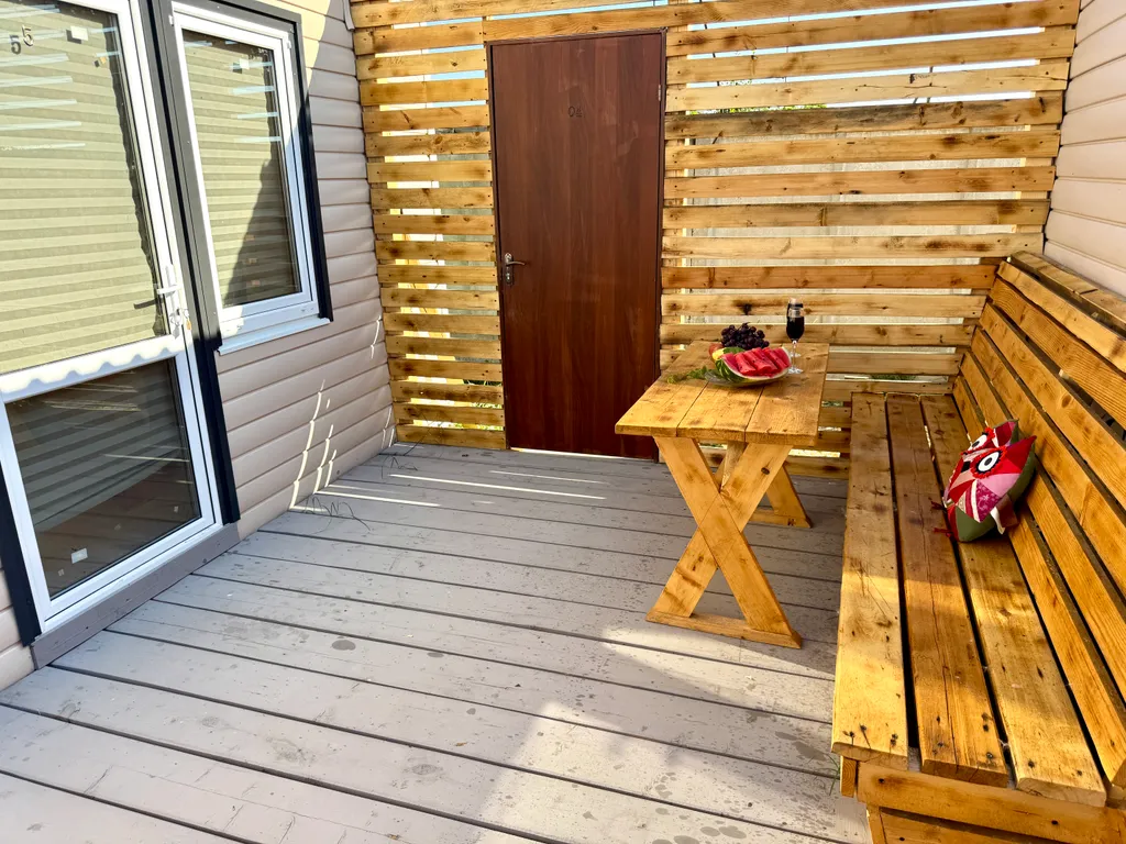 Домик 6-ти местный 2-х комнатный с кухней