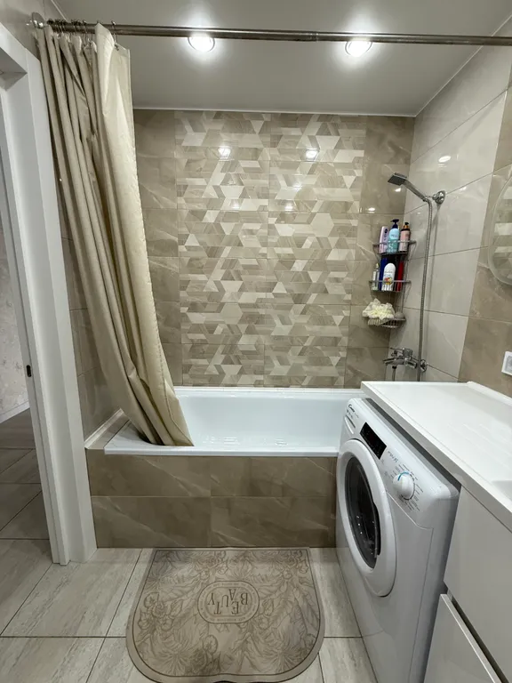 Уютная 3-комнатная квартира в хорошем районе города с видом на Волгу