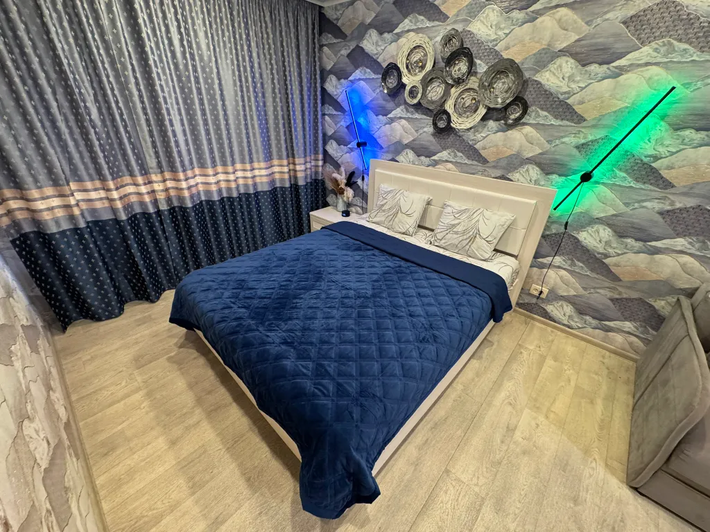 VIP 2-к с джакузи в центре