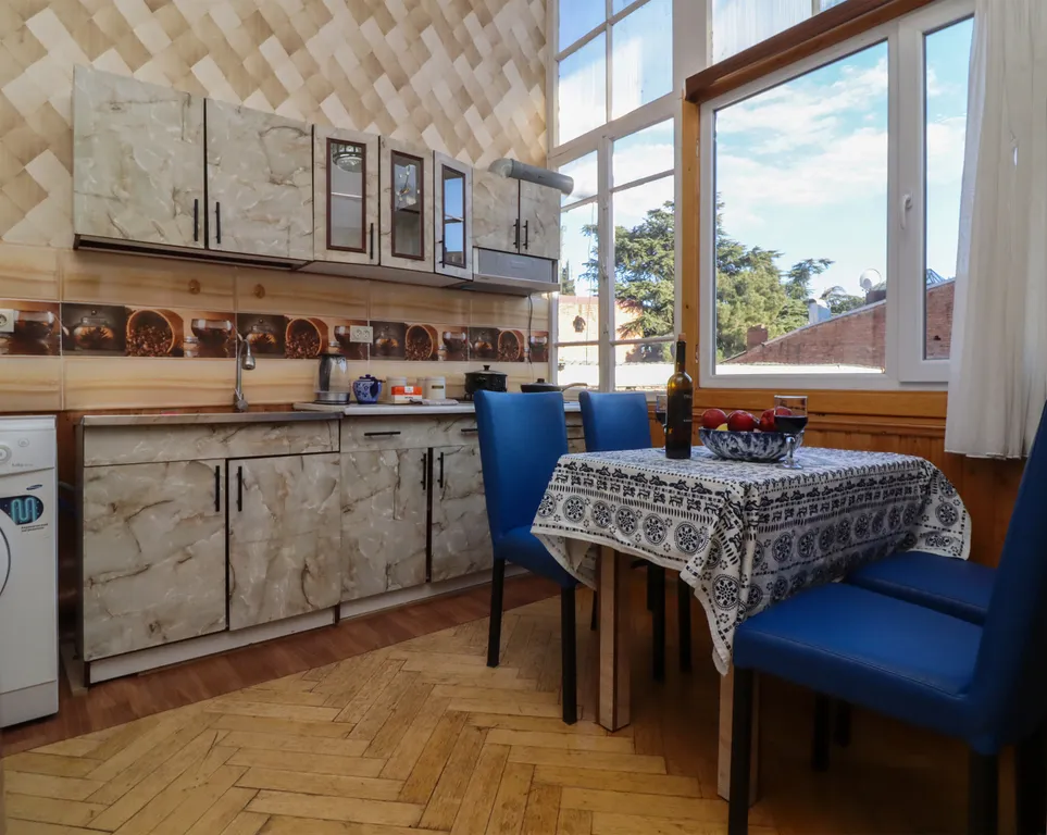 Винтажная квартира с 1 спальней в Старом Тбилиси