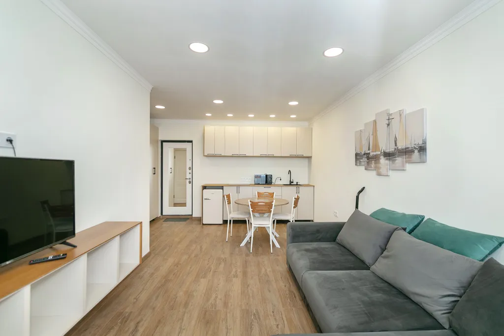 Просторный двухкомнатный апартамент