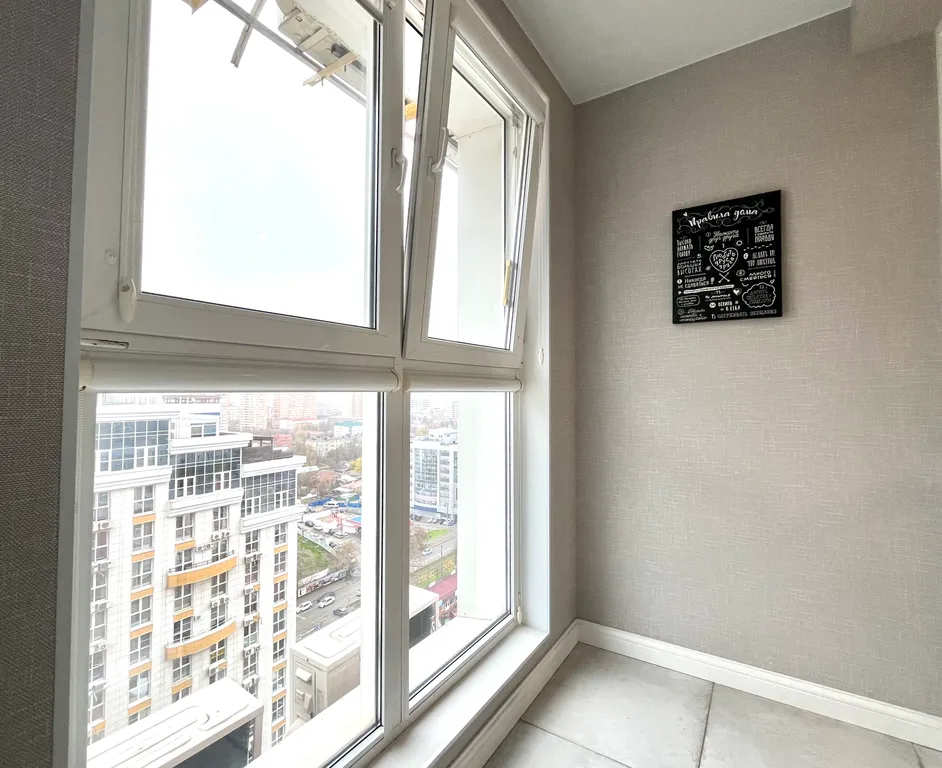 Видовая двухкомнатная квартира в центре города