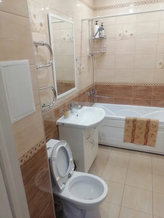 Просторная однушка в заволжском районе города+ новогодняя ёлочка