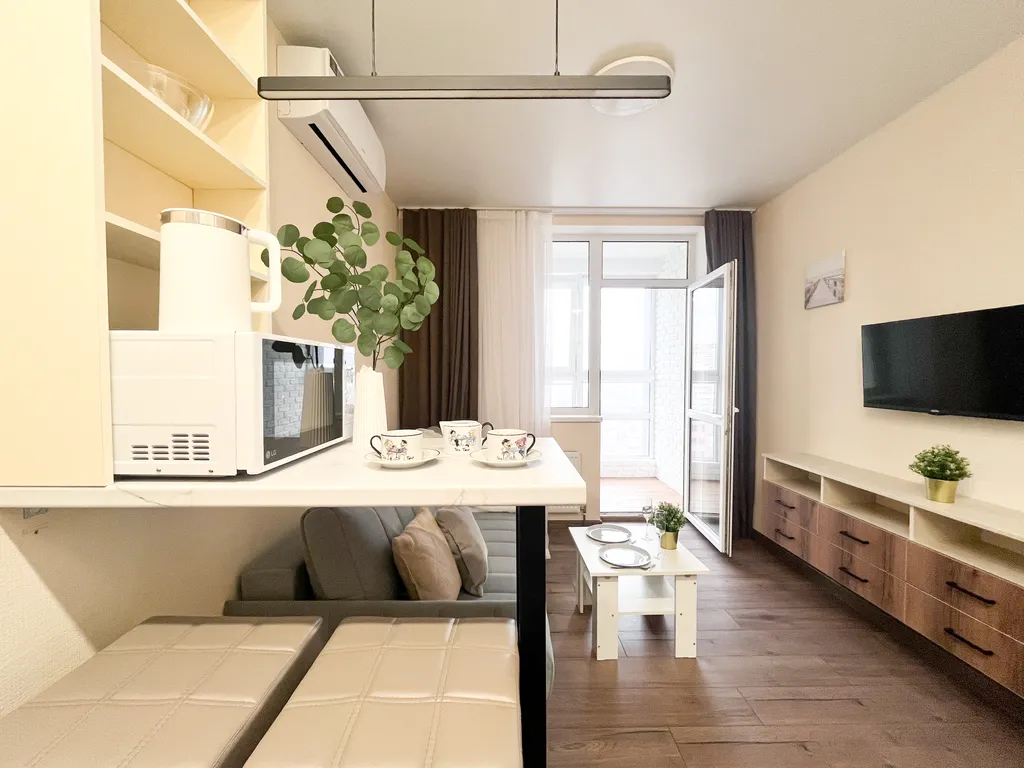 Очень уютная и светлая студия для двоих с лоджией