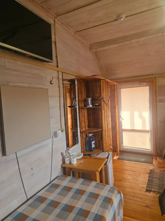 Уютная комната с собственным душем и туалетом