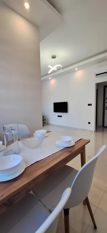 Новая уютная квартира в центре города, на пляже Клеопатра, с бассейном