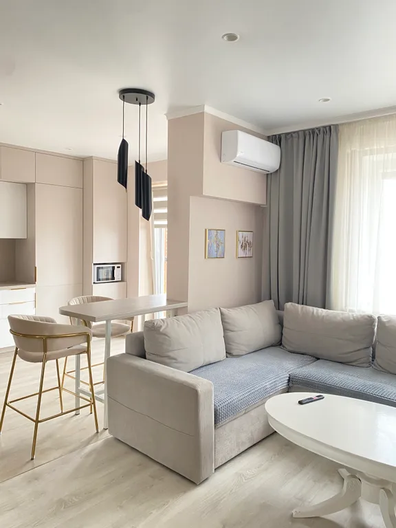 Чистая и уютная квартира с видом на Волгу и на остров