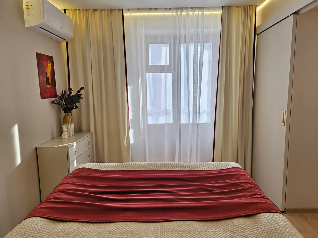 Элеганс в видом на Волгу и фонтаны, главная пешеходная улица