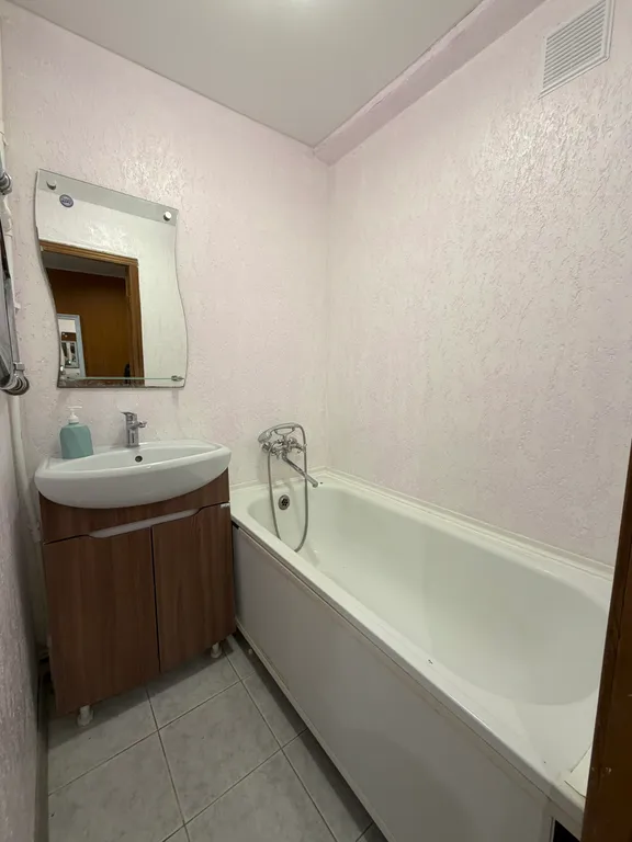 Трехкомнатная квартира в спальном районе Монгора