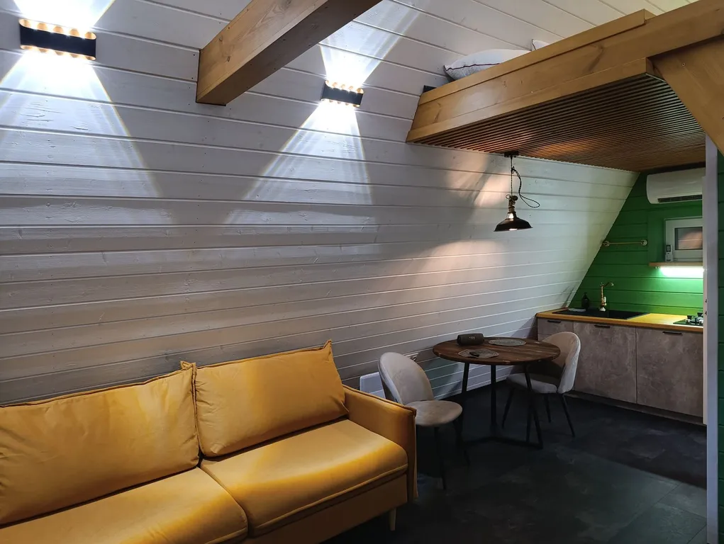 A-frame дом с видом на лес