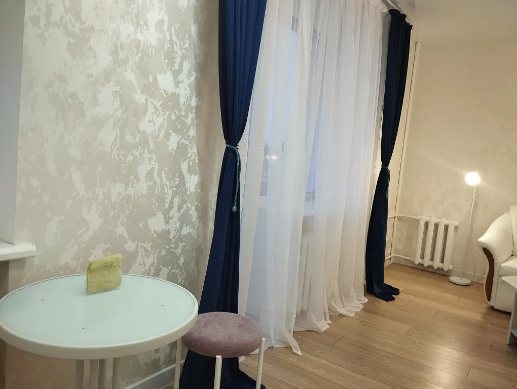 Очень светлая красивая новая квартира в самом центре у площади Победы