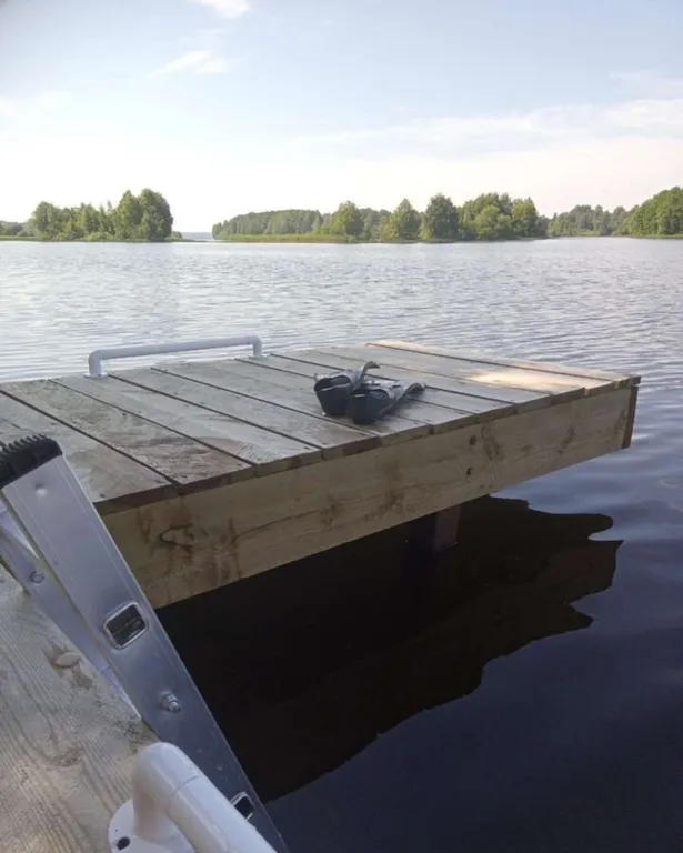 Дом на берегу озера