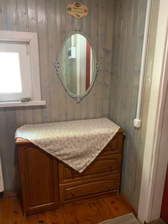 Домик с банькой у леса