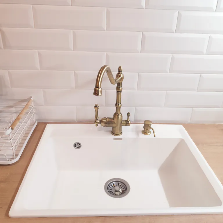 Квартира с 2 отдельными спальнями и кухней-гостинной недалеко от моря