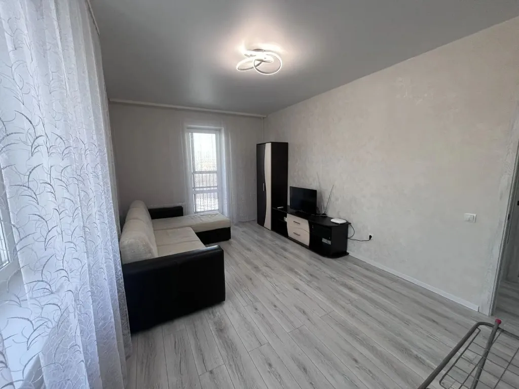 Просторная, теплая двухкомнатная квартира