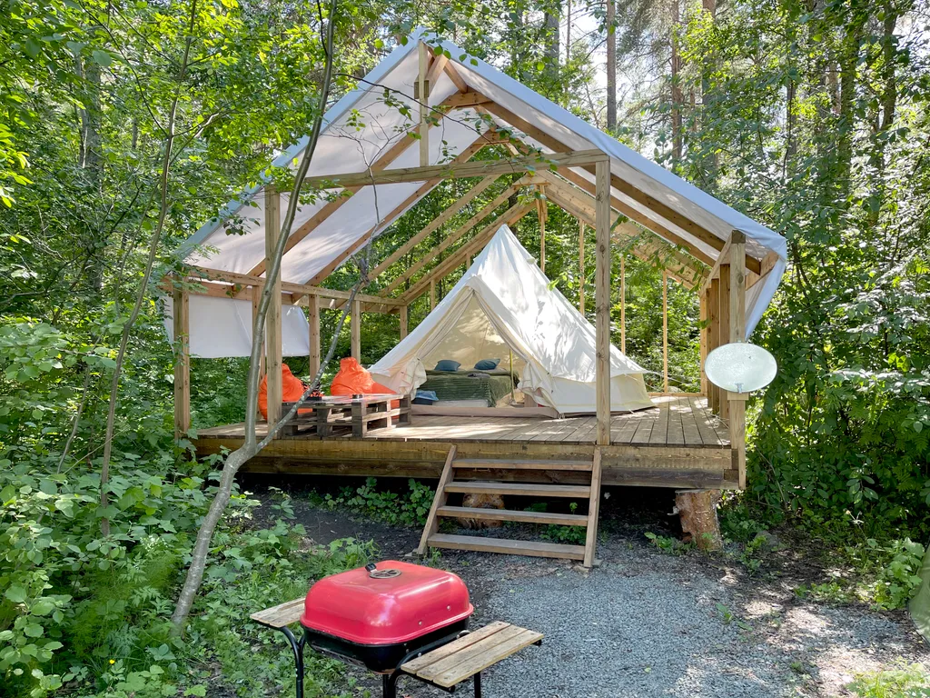 Коттедж Уединенный шатер Романтика в лесу на берегу озера — аренда посуточно в Шуйская Чупа