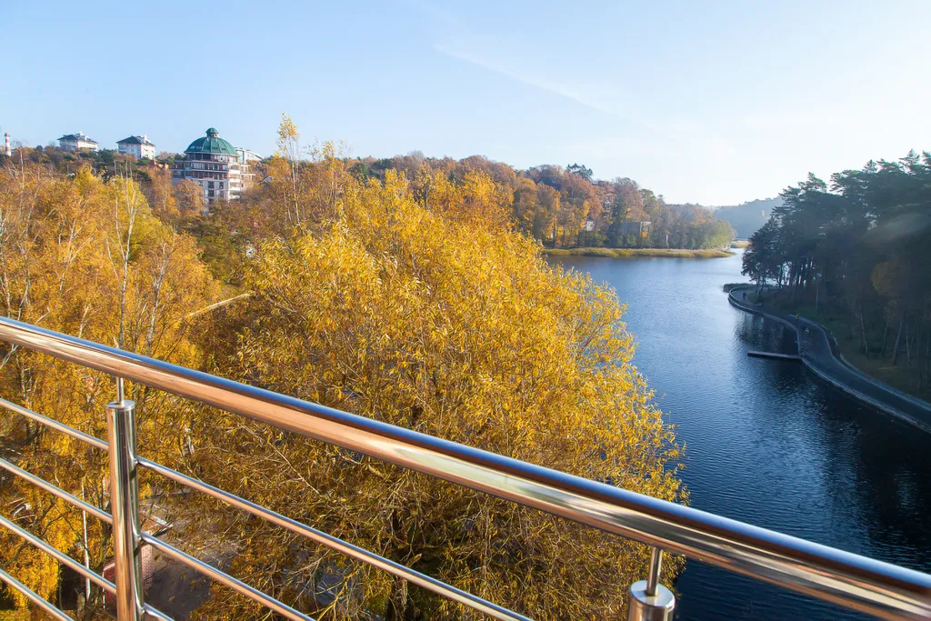 Прекрасная квартира в доме на берегу озера Тихое