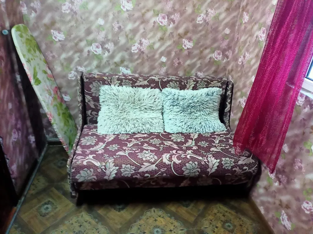 Отдельный дом без хозяев у залива