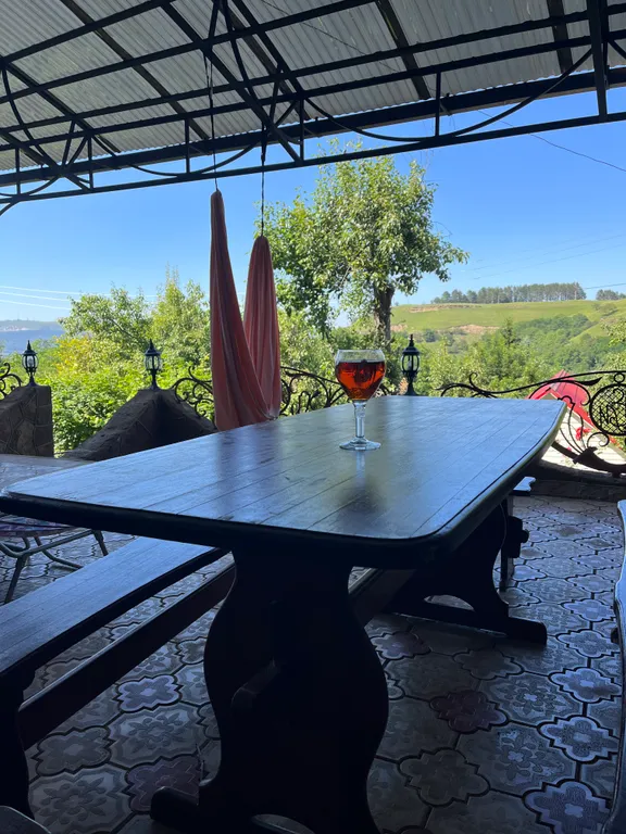 Тихий и уютный дом с террасой с видом на горы