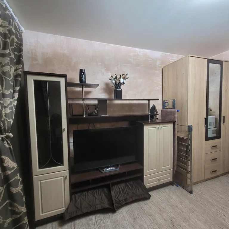 Бюджетная уютная комната-студия в центре с панорамным видом